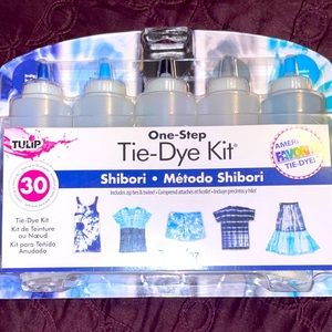Brand New Tulip Tie-Dye Kit :)